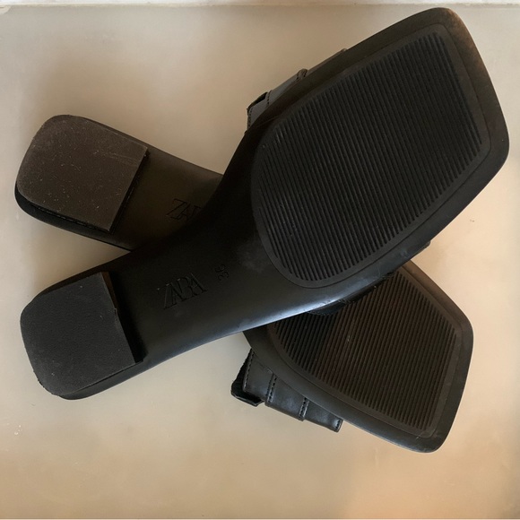 ZARA FLAT LEATHER SANDALS WITH BUCKLE - Picture 6 of 8